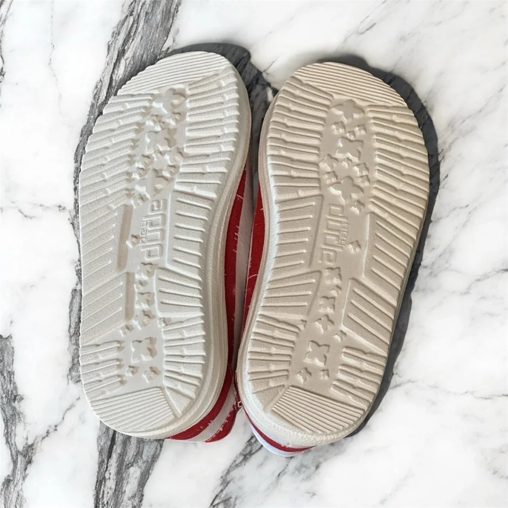 NWT Kids Hey Dudes Shoes. Retail $60.00